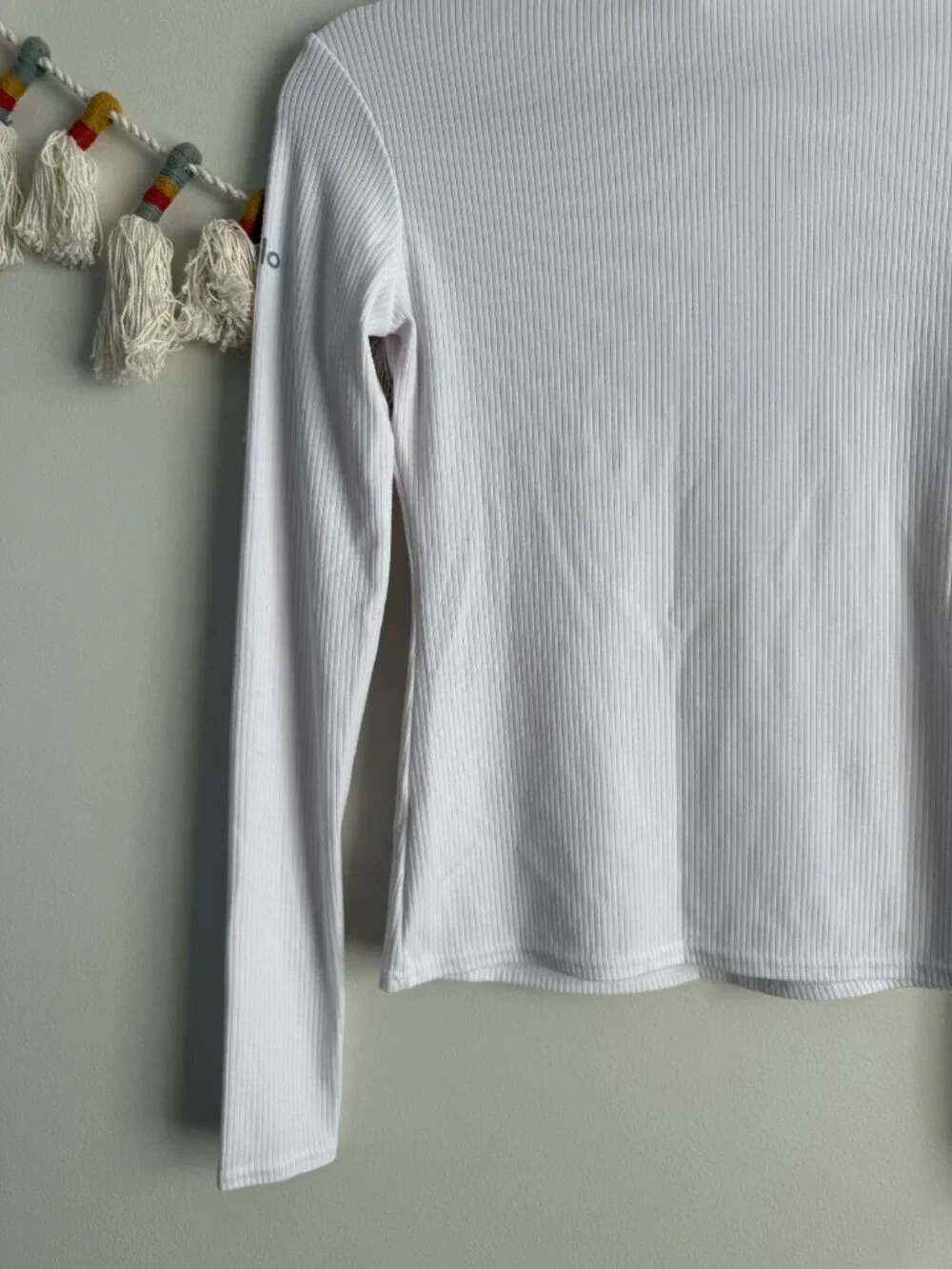 Alo Yoga Wellness White Mock Neck Ribbed Knit Long Sleeve Top Basics Layering S